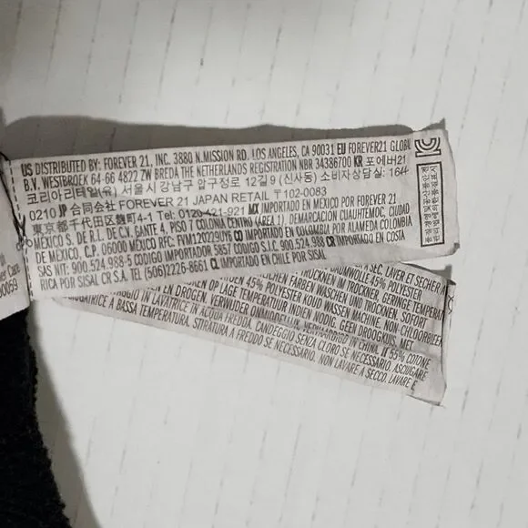 Forever 21 Kodak Womens Graphic Print Cropped Sweatshirt Black Fleece Size 1X - Picture 7 of 11